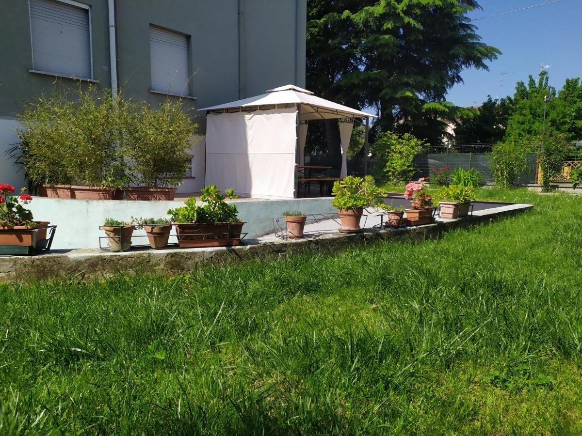 Casa Vacanze I Giardini Di Marzo San Giorgio di Mantova エクステリア 写真